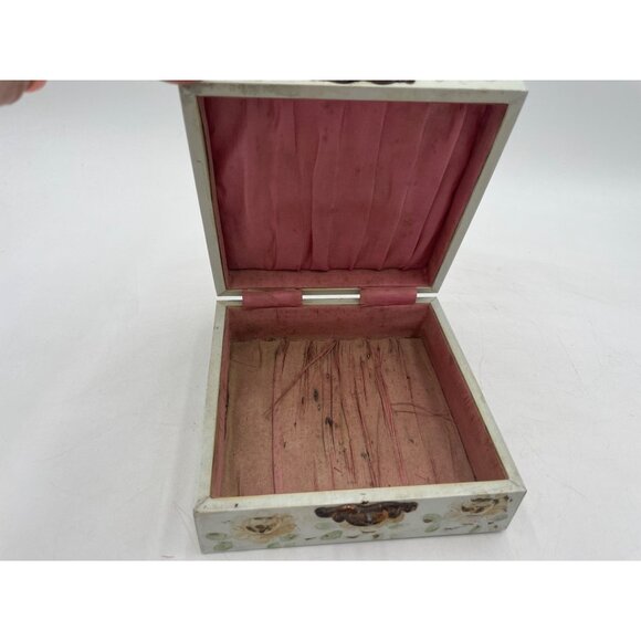 Antique White Victorian Decorative Celluloid Veil Box Floral Embossing Hinged Li - Picture 7 of 8